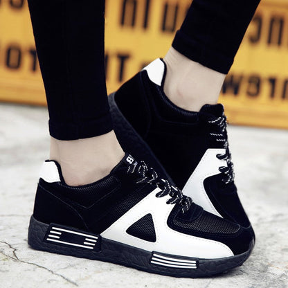 Emily – Trendy Sneakers