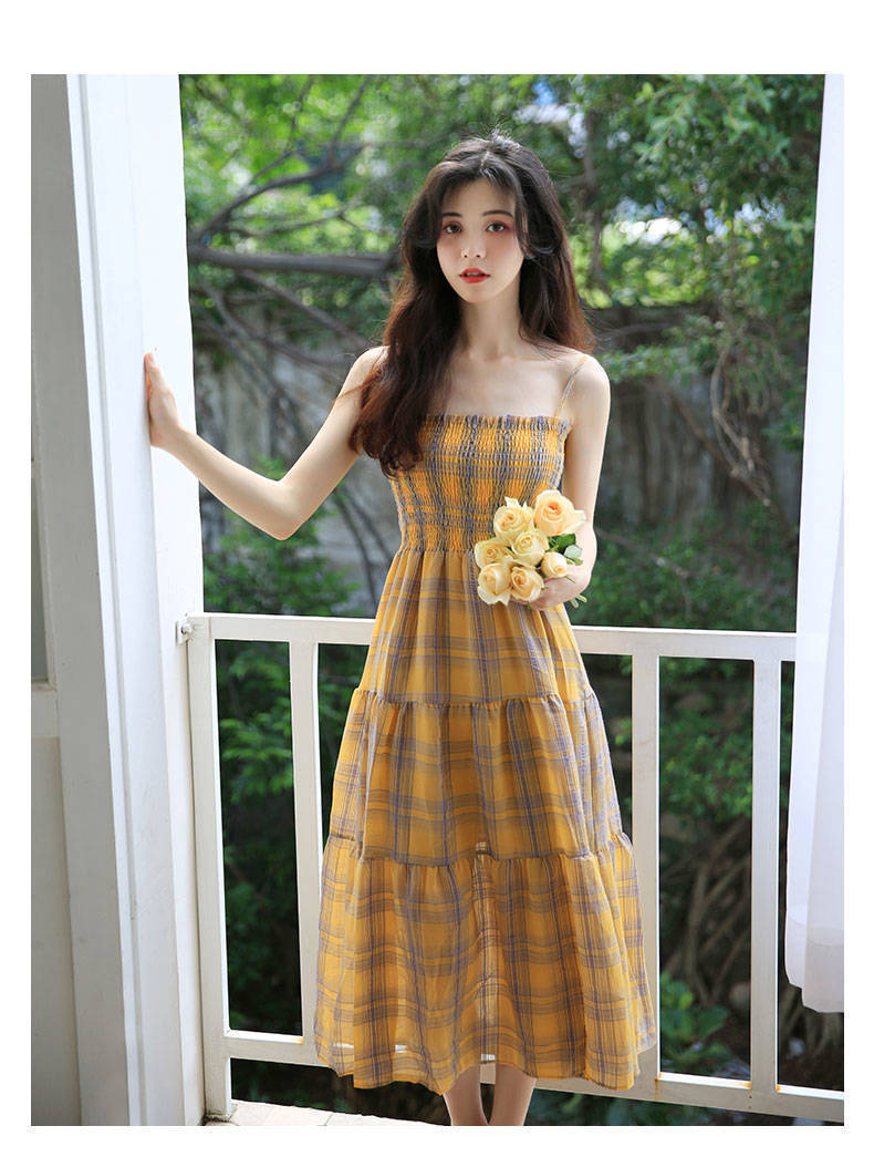 Kelly – Chiffon Dress with Check Pattern and Slim Waist