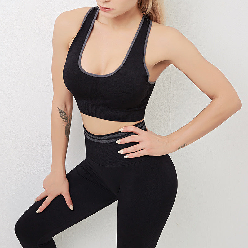 Katie – Seamless Sports Bra and Leggings Activewear Outfit