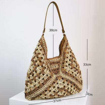 Joanne – Handmade Straw Bag with Contrasting Colors