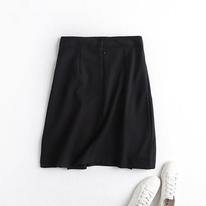 Joanne – Wide Pleated Skirt with Chain Detail