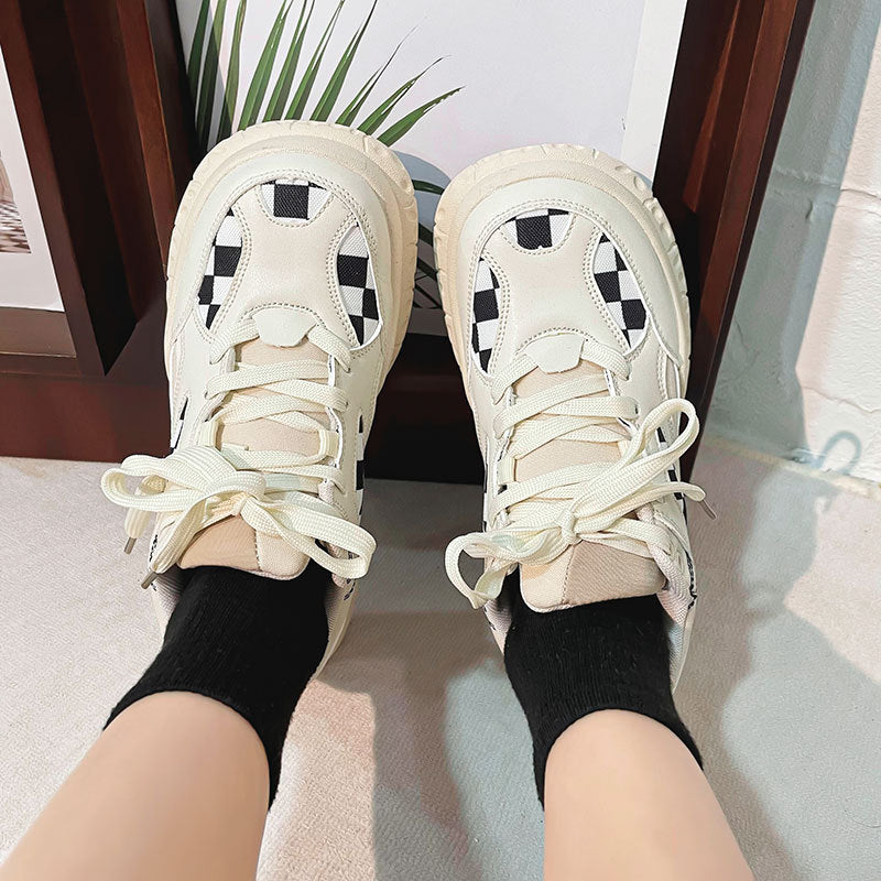 Linda – Retro Sporty Shoes with Check Pattern and Large Toe