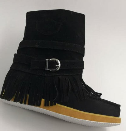 Victoria – Fashionable Women's Boots with Fringe and Buckle