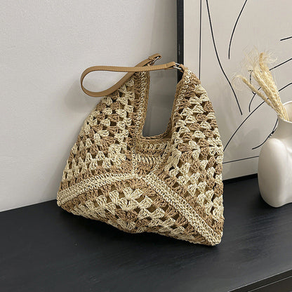 Joanne – Handmade Straw Bag with Contrasting Colors