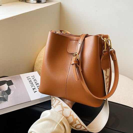 Audrey – Simple Bucket Bags with Wide Shoulder Straps