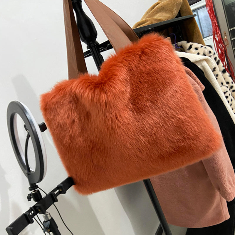 Marie – Large Women's Bag in Premium Vegan Faux Fur