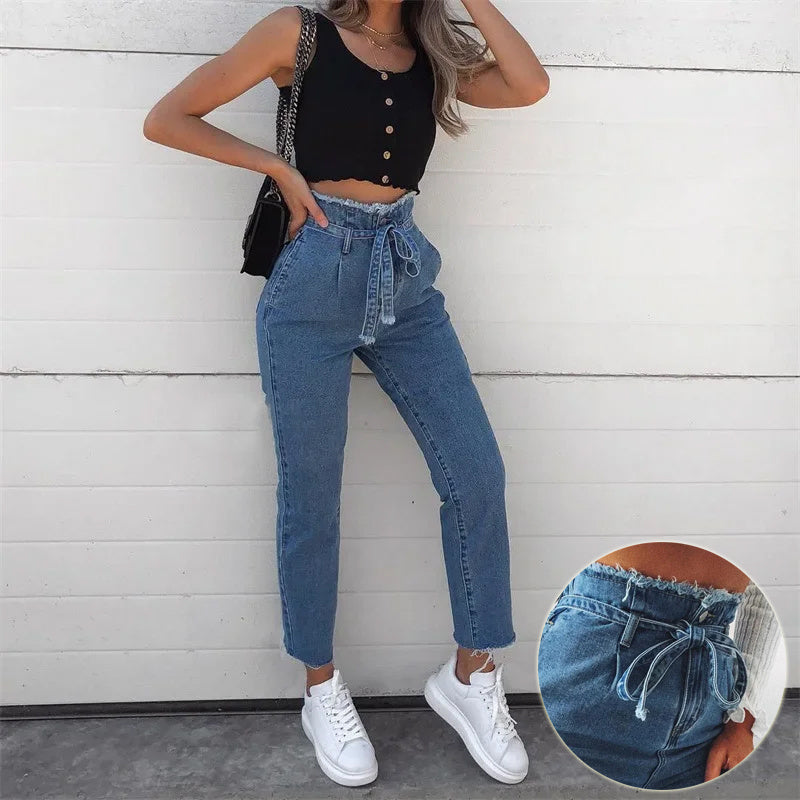 Julie – High-Waist Jeans with Stylish Design