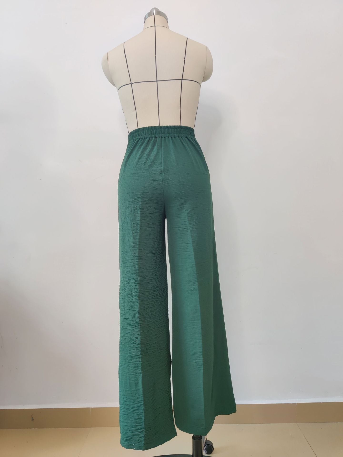 Lynda – Relaxed Wide-Leg Pleated Pants