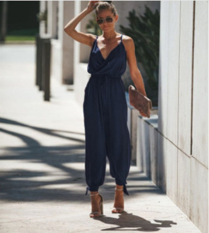 Caroline – Backless Jumpsuit with Pockets and V-Neck