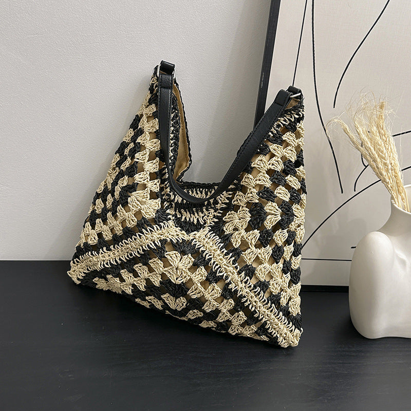 Joanne – Handmade Straw Bag with Contrasting Colors